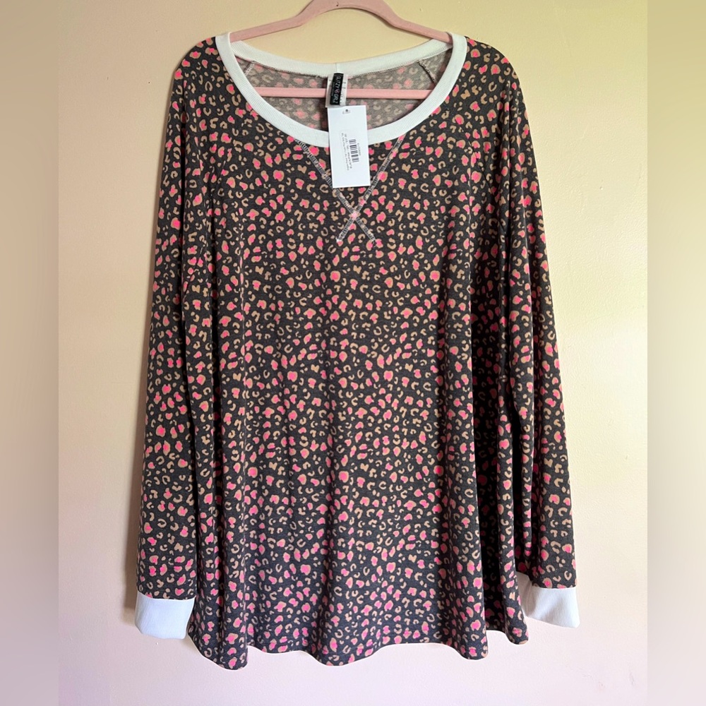 Top by Glitzy girls. NWT. Size 3x.